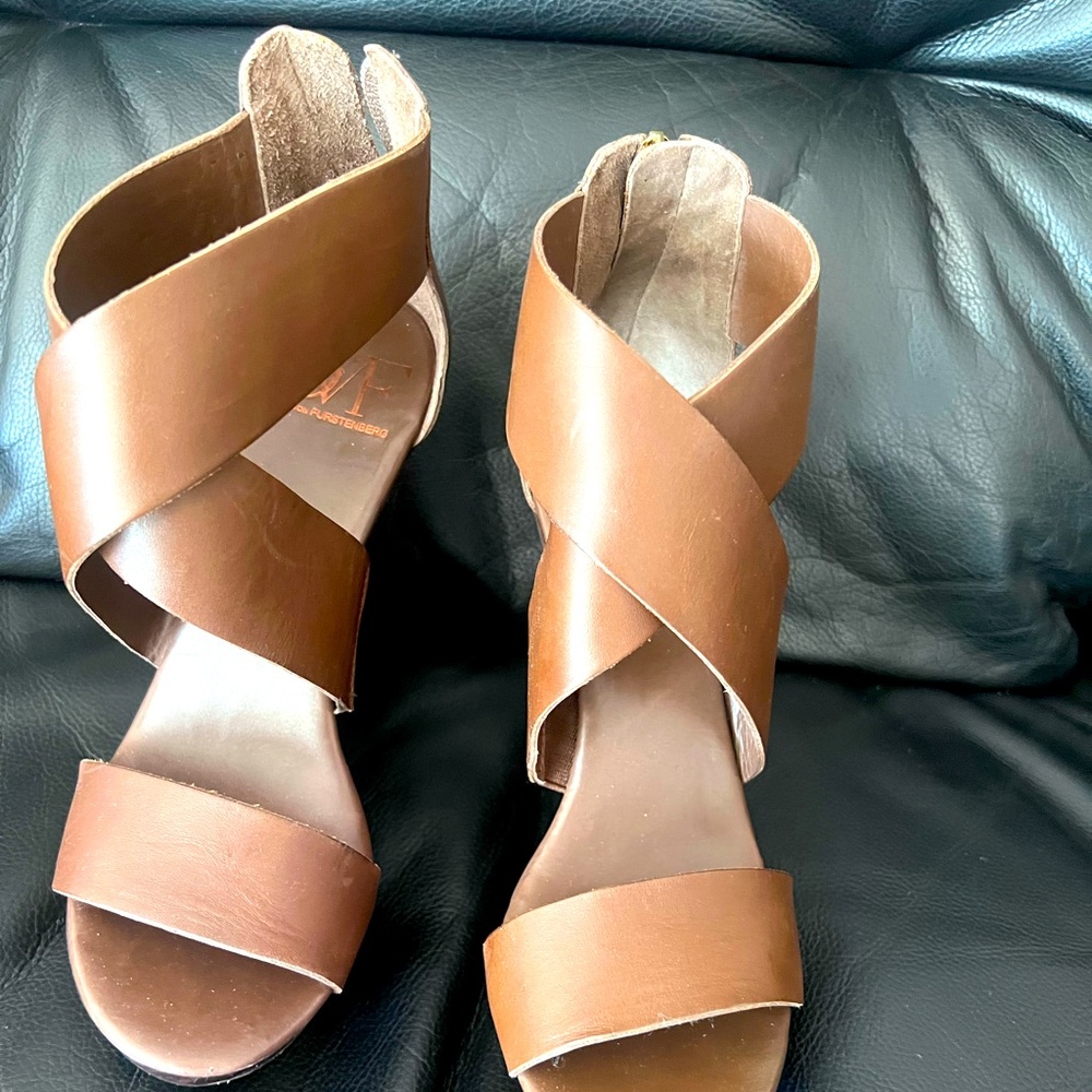 Brown platform sandal, practically new